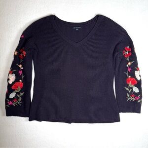 American Eagle Purple V-Neck Sweater Floral Embroidered Lantern Sleeve Med FLAWS